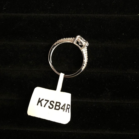 NWT Silver Ring - Picture 3 of 4